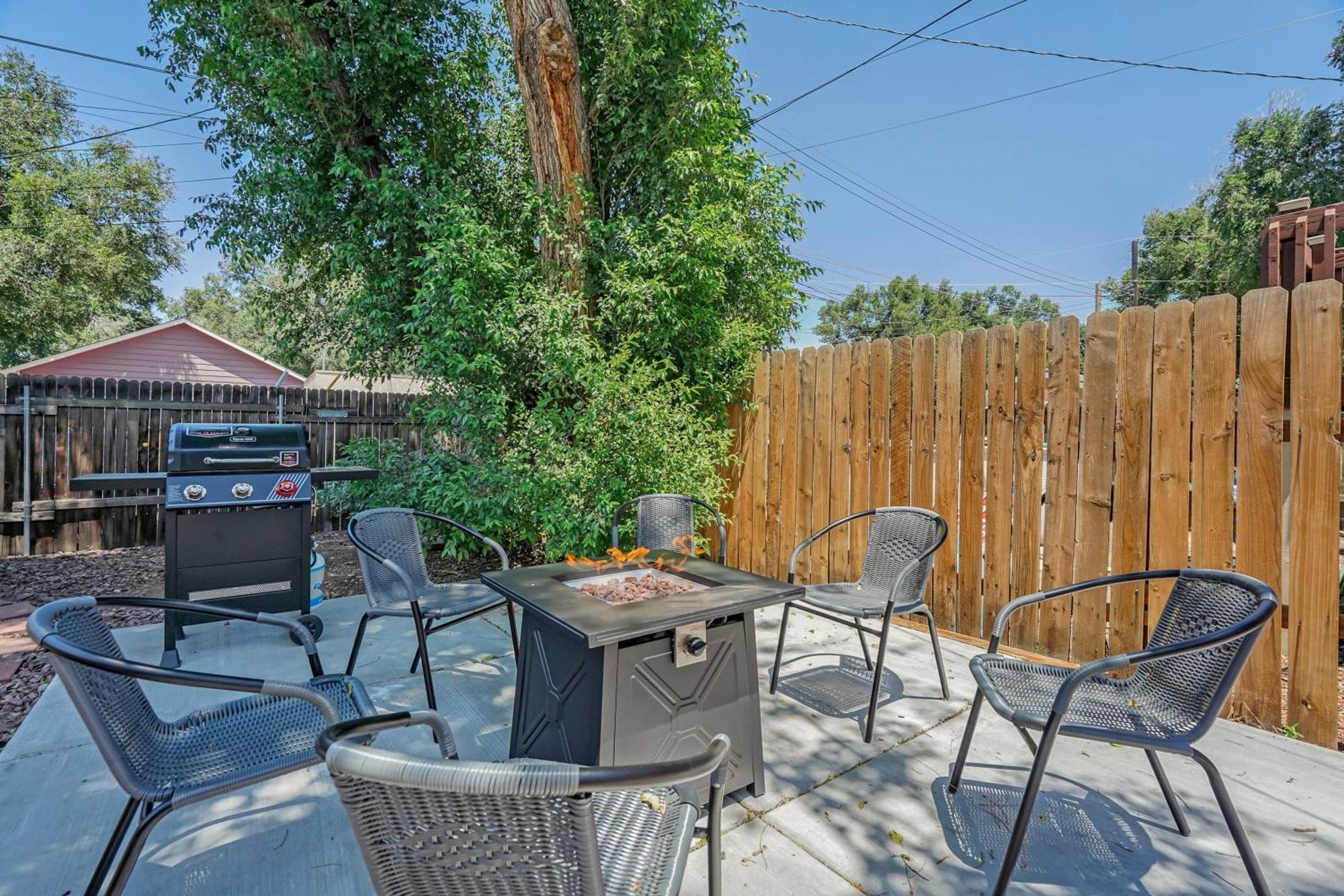 Neighborly Heights - Downtown King Bbq Fire Pit Βίλα Κολοράντο Σπρινγκς Εξωτερικό φωτογραφία